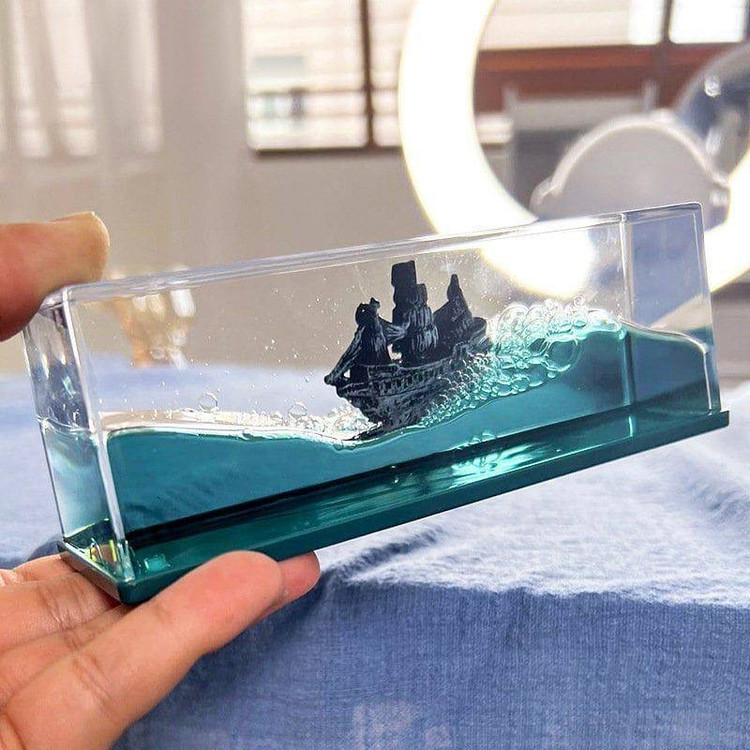 کشتی معلق مروارید سیاه کاپیتان جک اسپارو 🚢