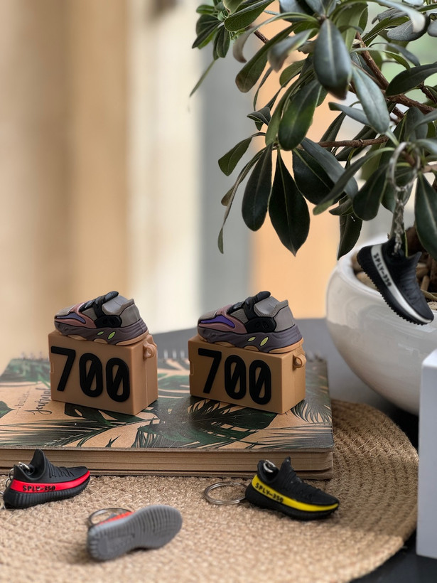 کاور ایرپاد Adidas YEEZY 700