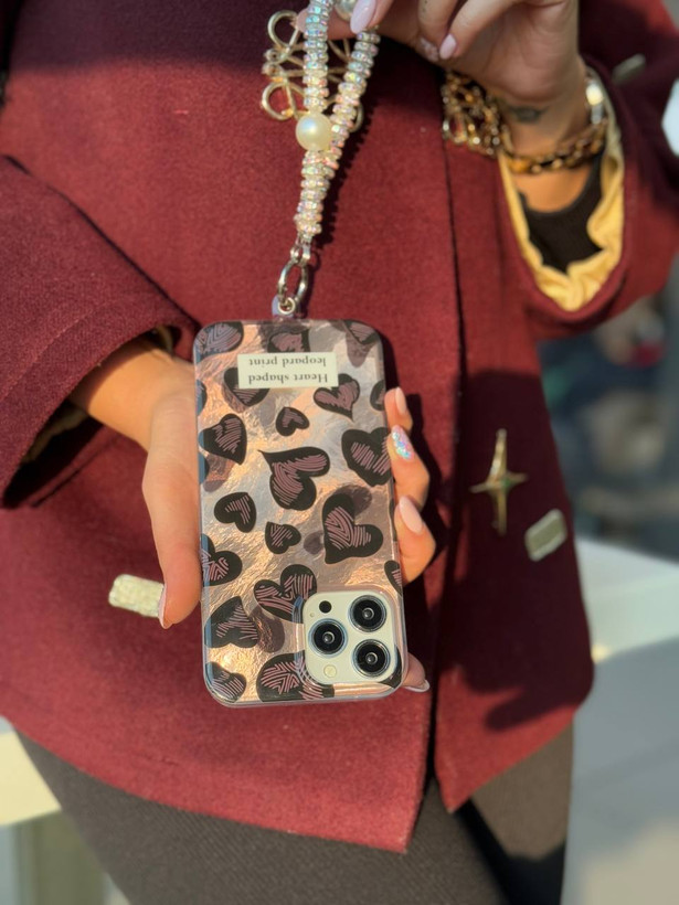 قاب leopard heartآیفون