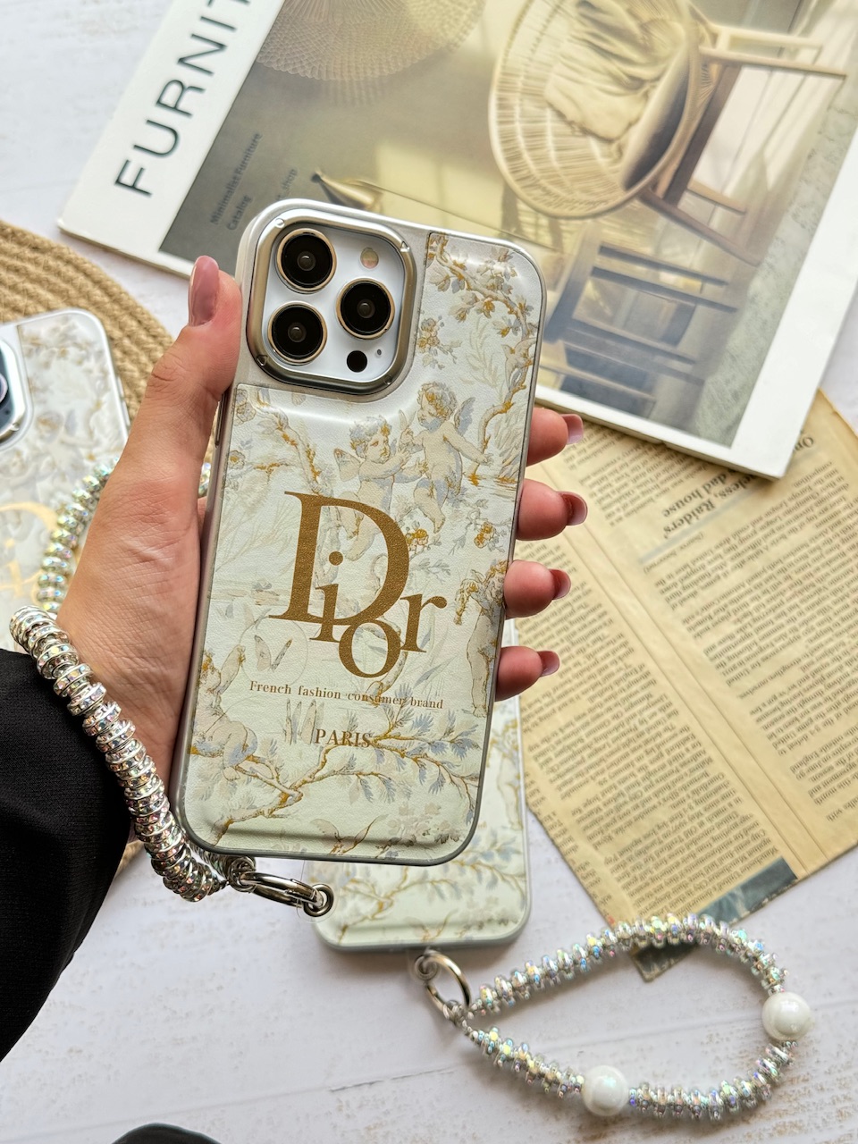قاب Dior با آویز