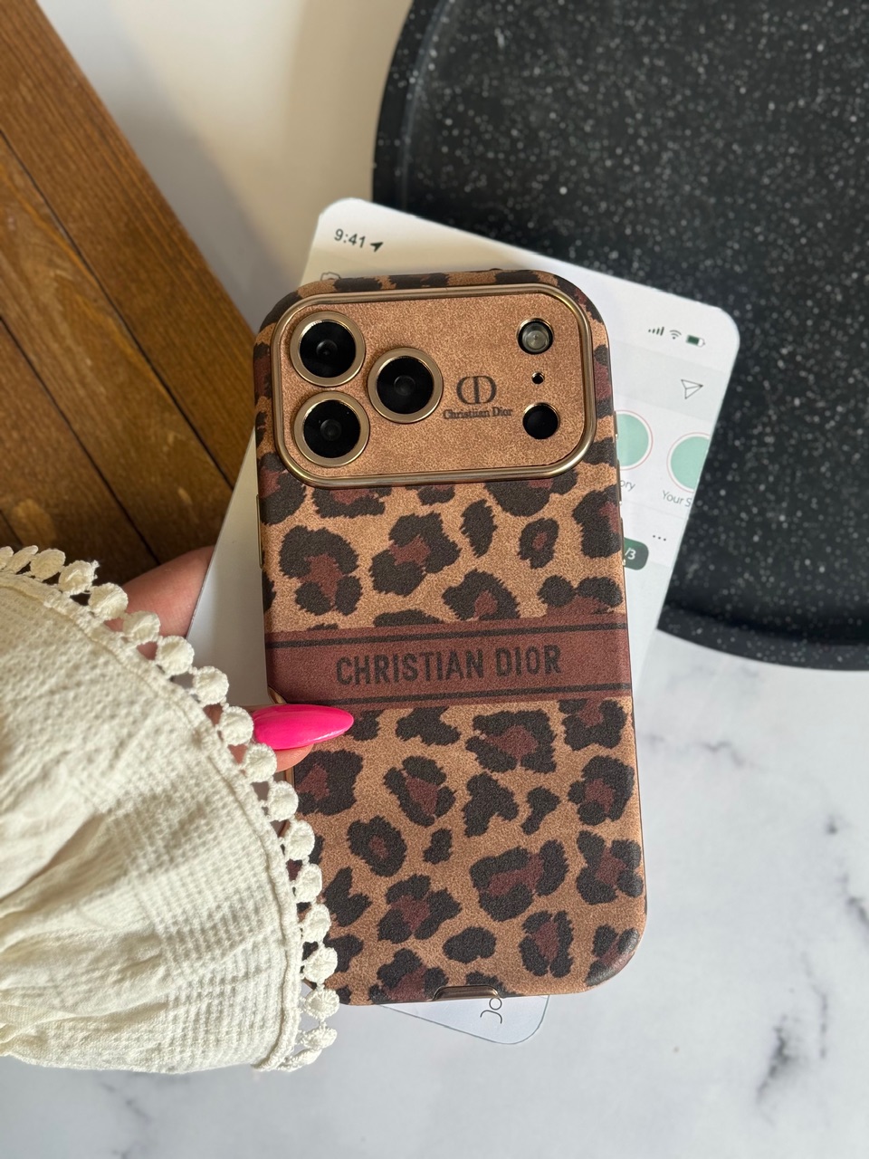 قاب Dior Leopard Golden