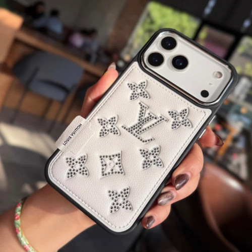 white LV diyamond