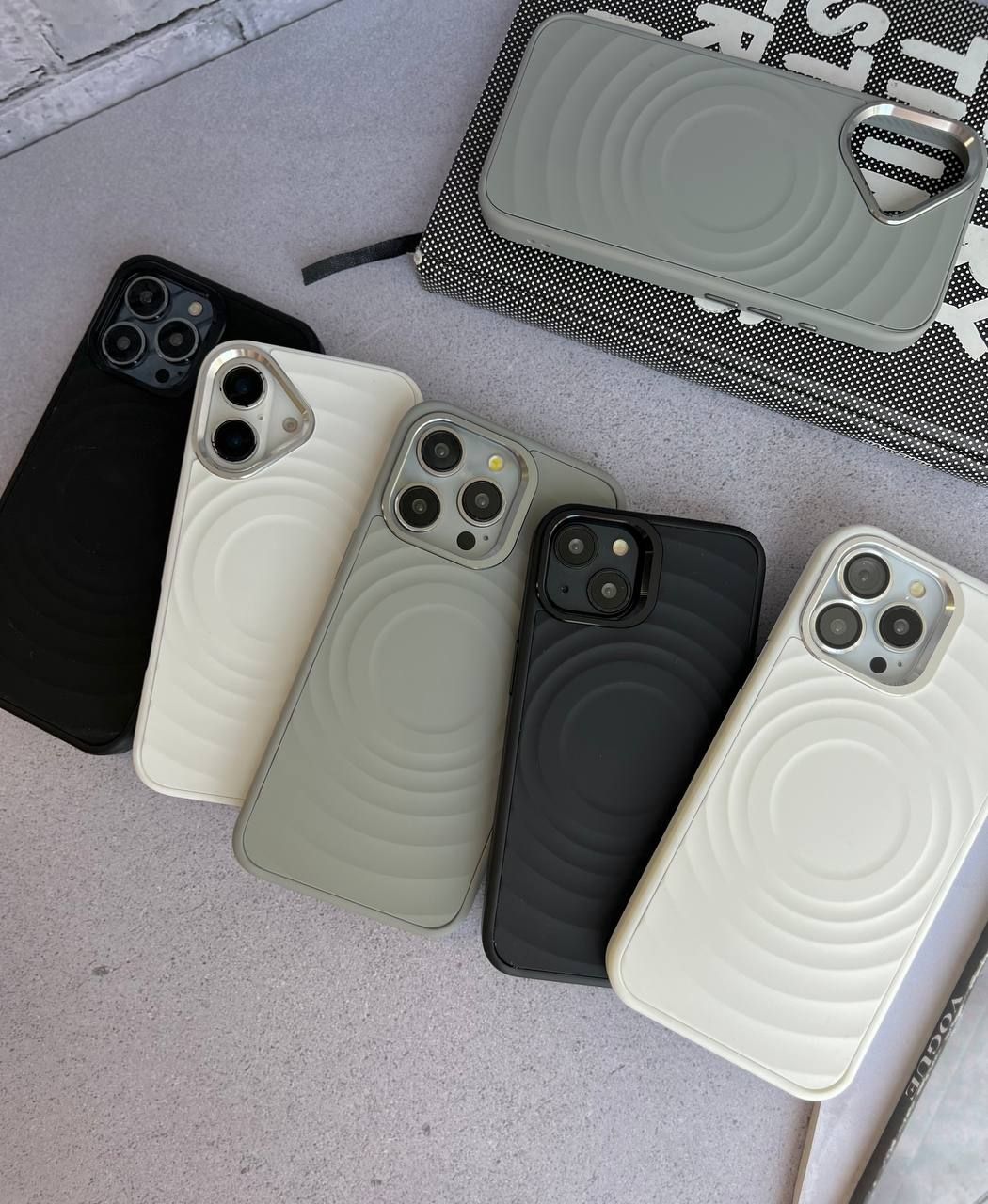Macaron case
