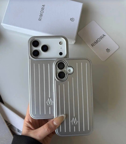 قاب RIMOWA